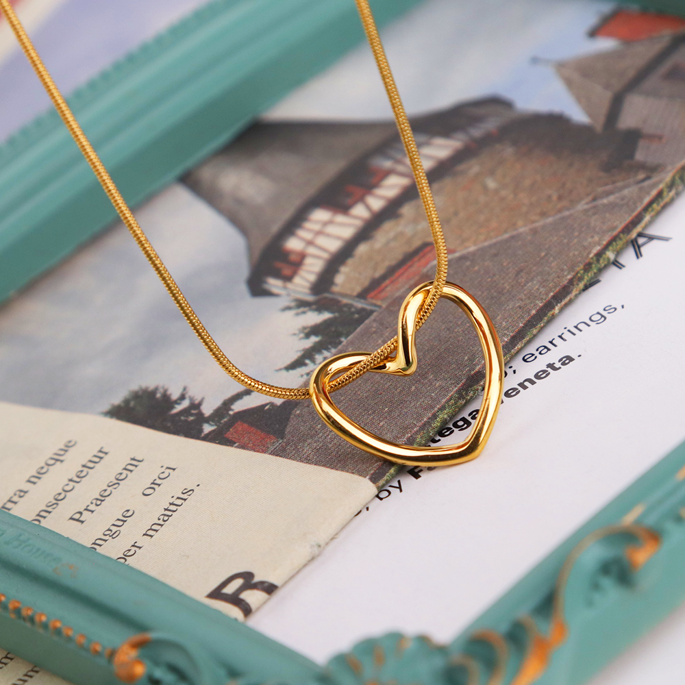 Hollow-out Organic Heart Snake Chain Pendant Necklace - PVD 18k Gold Plated 316L Stainless Steel_N012