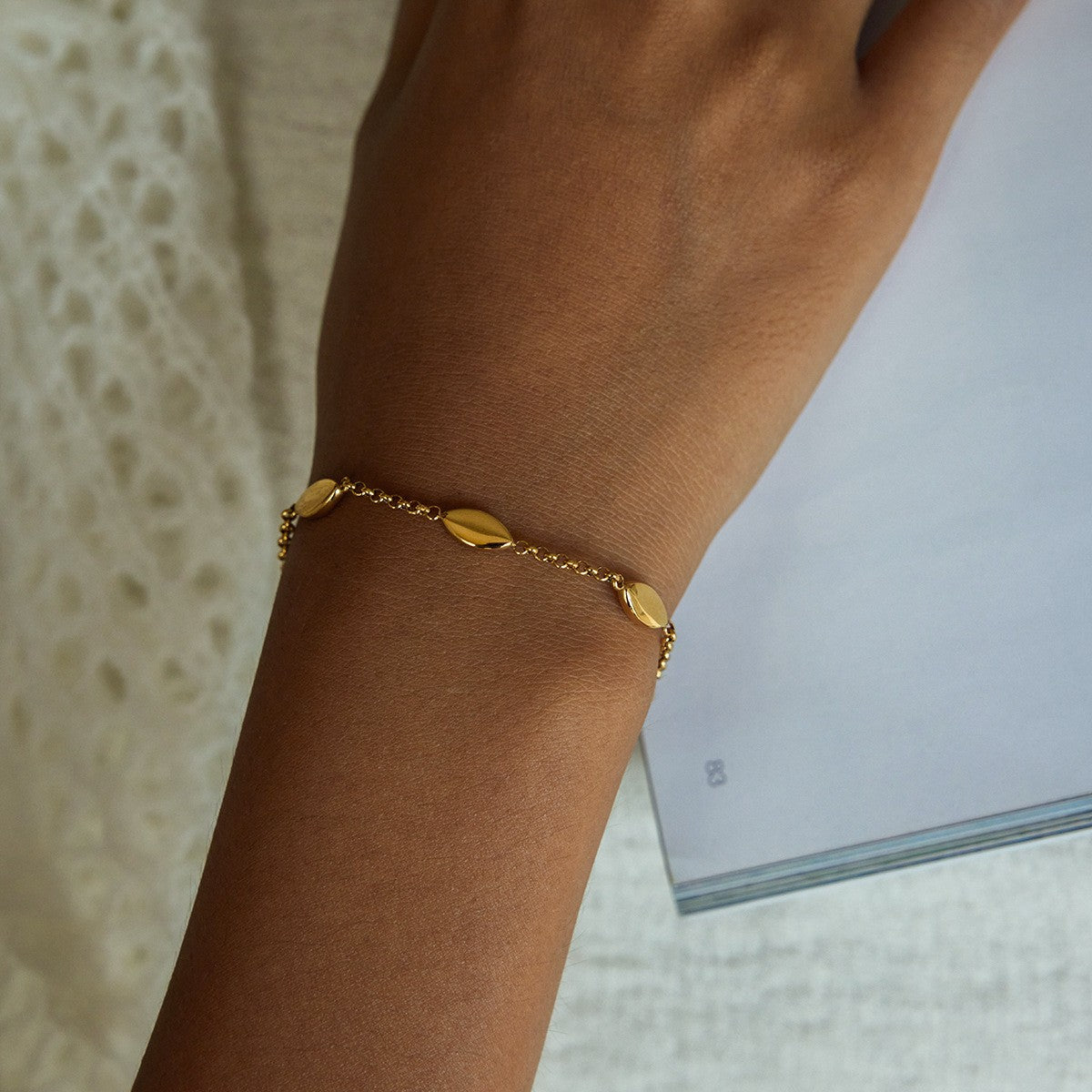 Geometric High Polishing Twisted Bangle Bracelet - PVD18K Gold Plated 316L Stainless Steel_B060