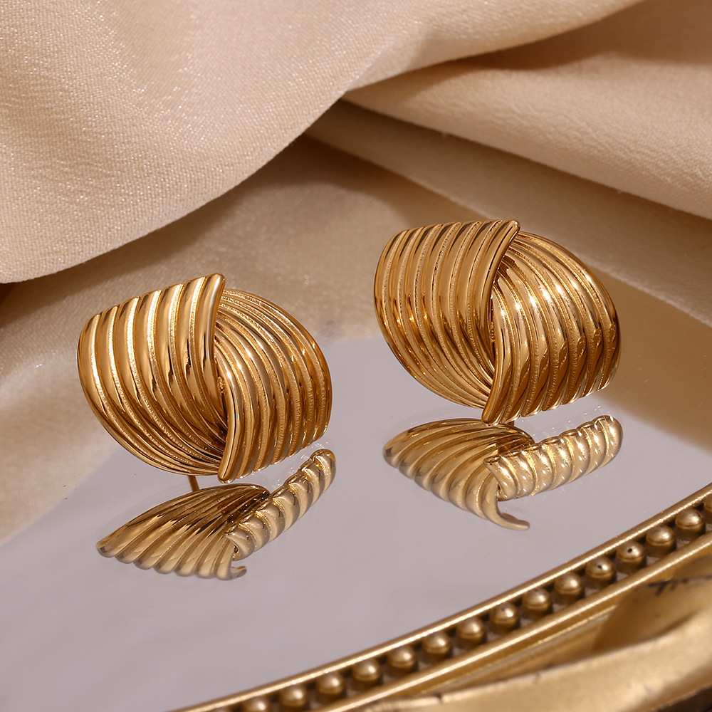 Textured Intersecting Stud Earrings - PVD 18k Gold Plated 316L Stainless Steel_E-034