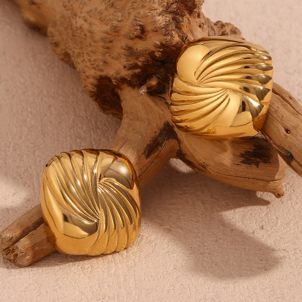 Irregular Bump Bread Shape Chunky Earrings for Women - PVD 18k Gold Plated 316L Stainless Steel_E-049