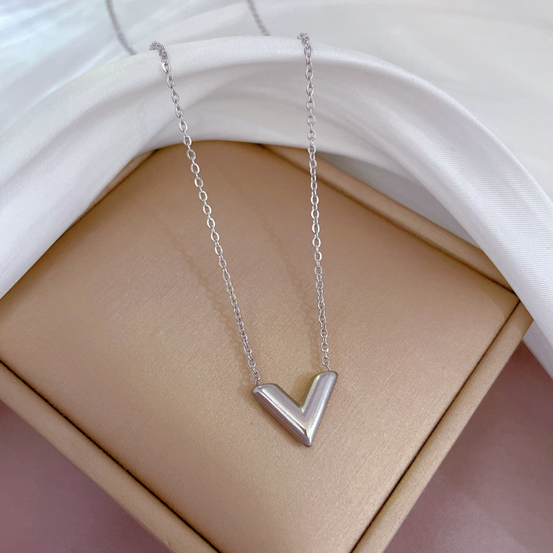 Luxury V Shape Pendant Choker Gift Gold Plated Stainless Steel V Shape Pendant Necklace, Color: Silver,Length: 16inches - N035