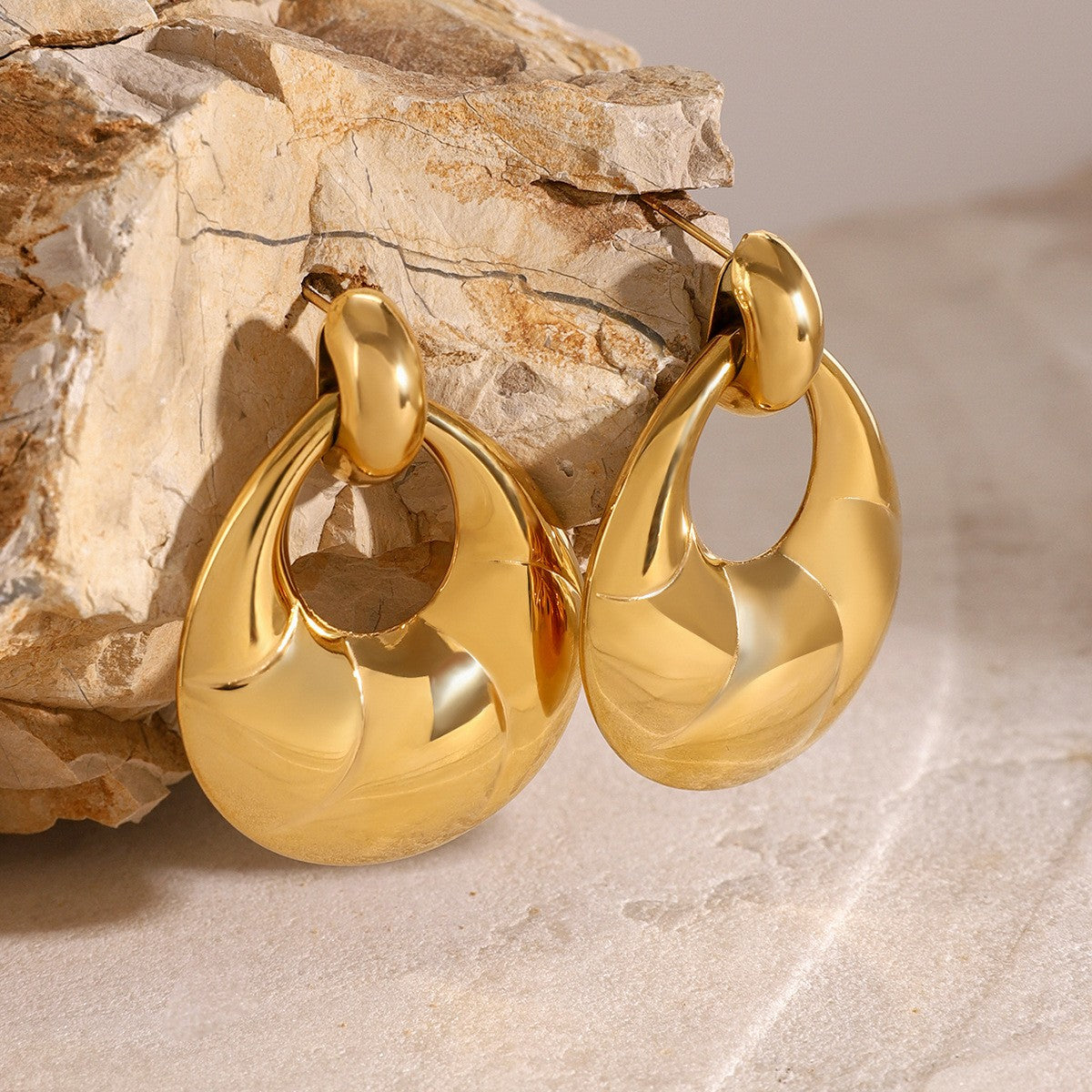 Ribbed Smooth Horn Bag Hollow Waterproof Earrings  - PVD 18k Gold Plated 316L Stainless Steel_E-050