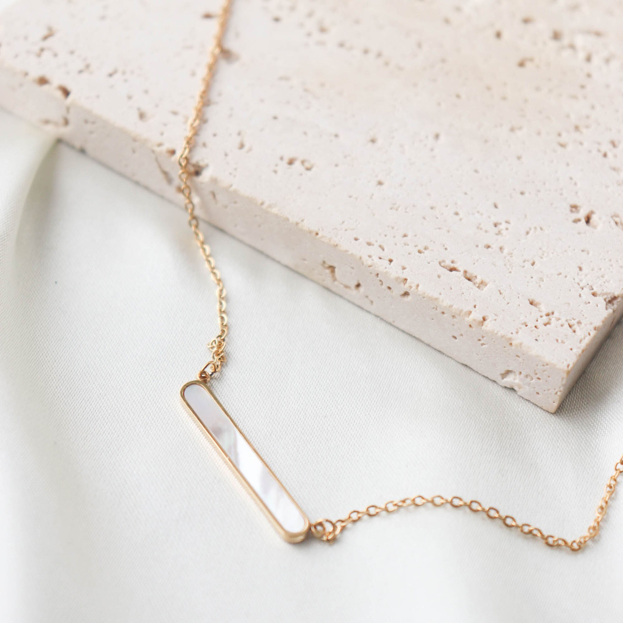 Natural Shell bar Pendant Necklace - PVD18K Gold Plated 316L Stainless Steel_N055