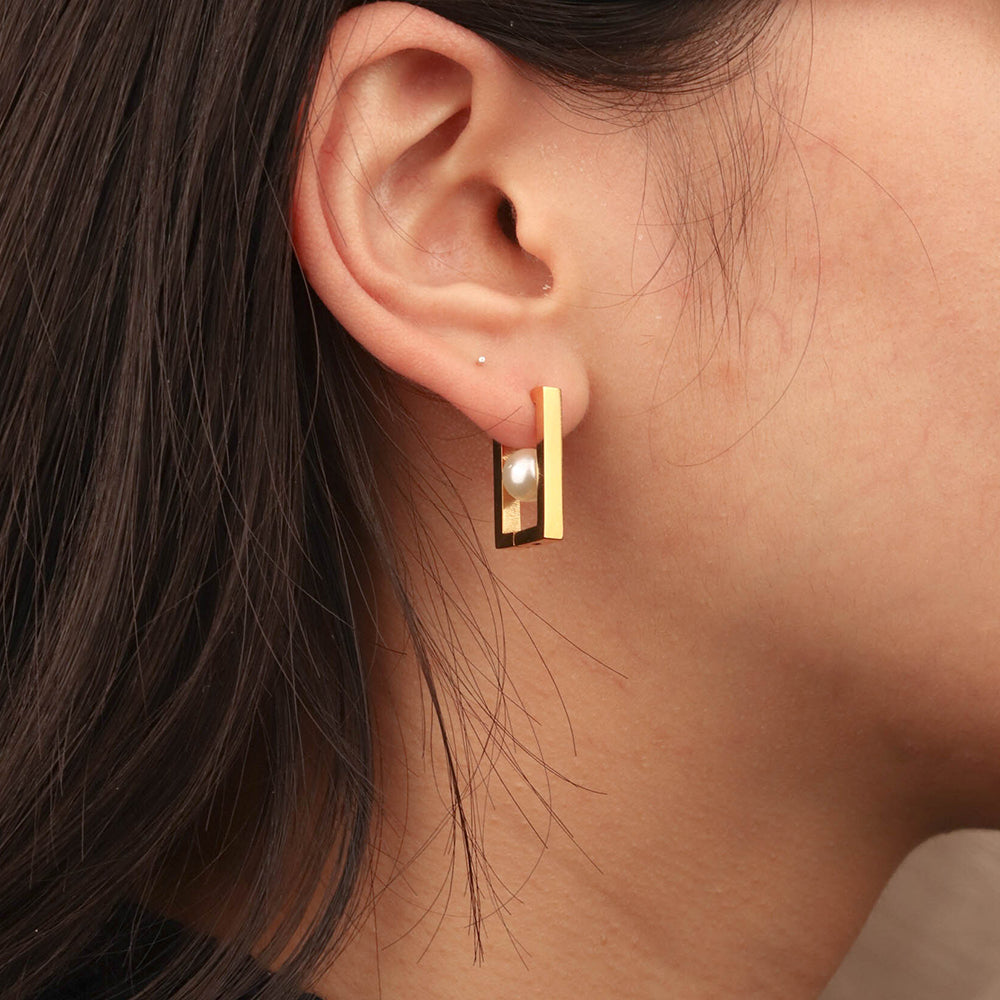 Shell Pearl Geometric Oblong Hoops Earrings - PVD 18k Gold Plated 316L Stainless Steel_E-039