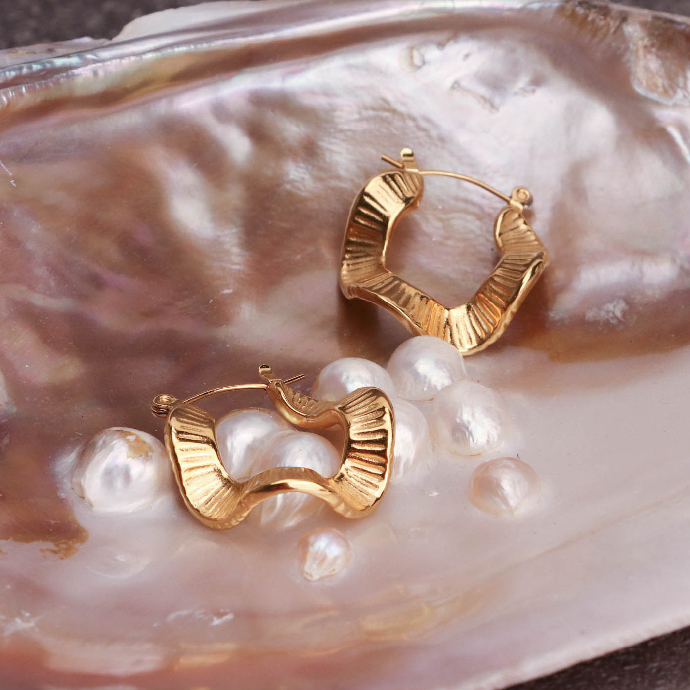 Irregular C Shape Swaying Skirt Hoops Earrings - PVD 18k Gold Plated 316L Stainless Steel_E007