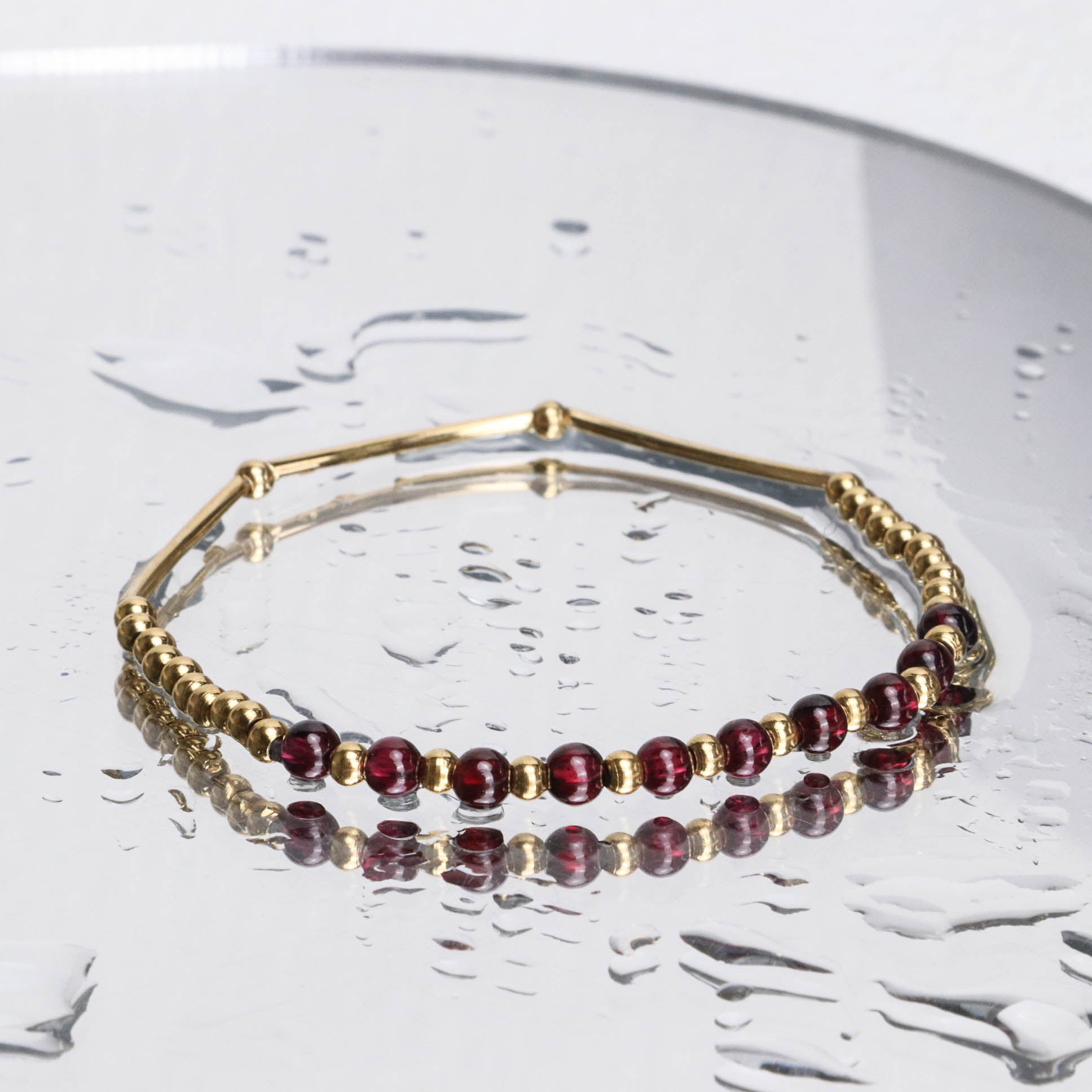 Garnet Natural Gem Elcastic String Bracelet - PVD 18k Gold Plated 316L Stainless Steel_B010