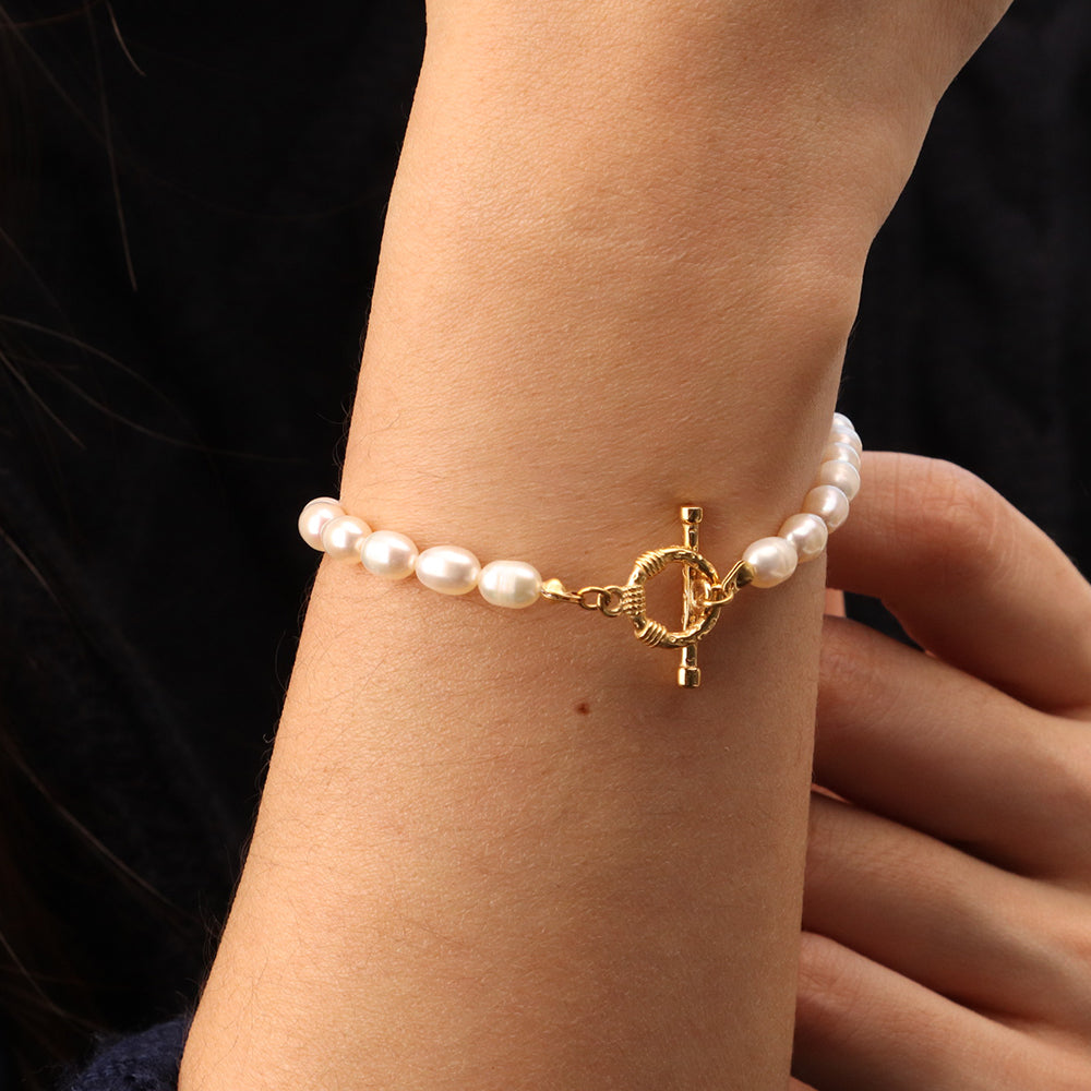 Natural Freshwater Pearl T-bar Clasp Bracelet - PVD 18k Gold Plated 316L Stainless Steel_B014