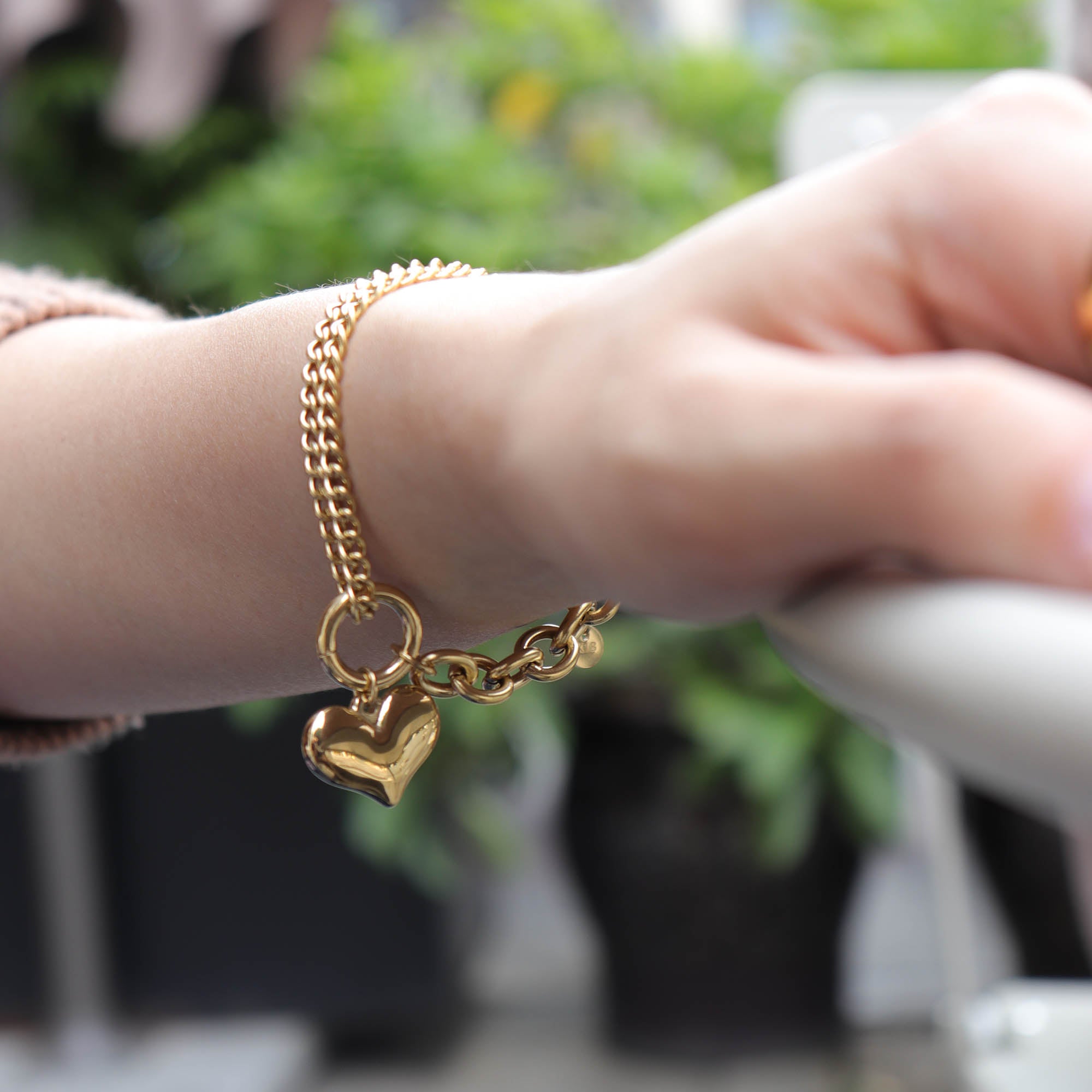 Love Almond Heart Charm Heavy Chain Bracelet - PVD 18k Gold Plated 316L Stainless Steel_029