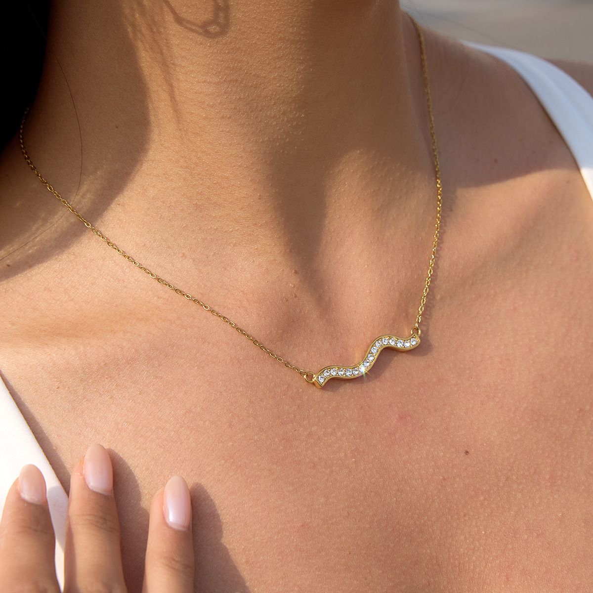 Wave Chain Sparkling Zirconia Minimalist Choker Necklace - PVD18K Gold Plated 316L Stainless Steel_N053